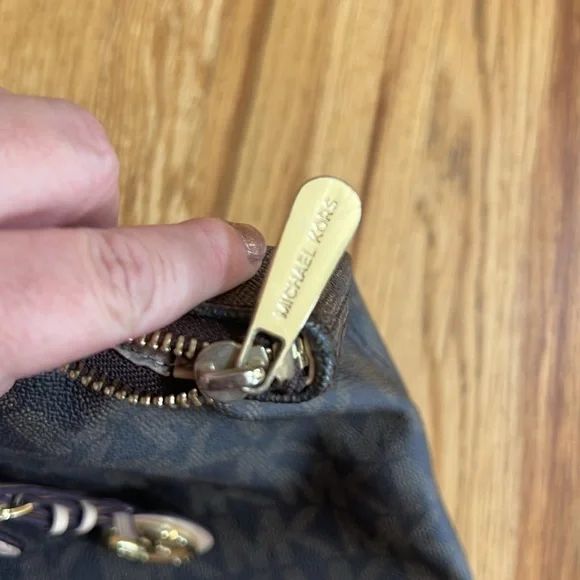 MICHAEL KORS Jet Set Shoulder Tote Bag - Picture 3 of 12